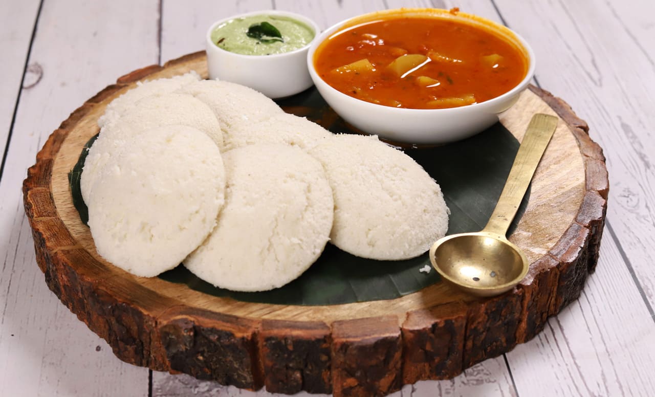 Idly / Sambar & Chutney